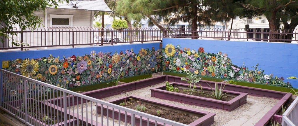 Mosaic Arts International 2016: BEST COMMUNITY PROJECT Broadway's Blooming 2015 Dawn Mendelson Long Beach, CA H 4.00’ W 32.00’ D 0.05’ Location: Los Angeles, CA USA